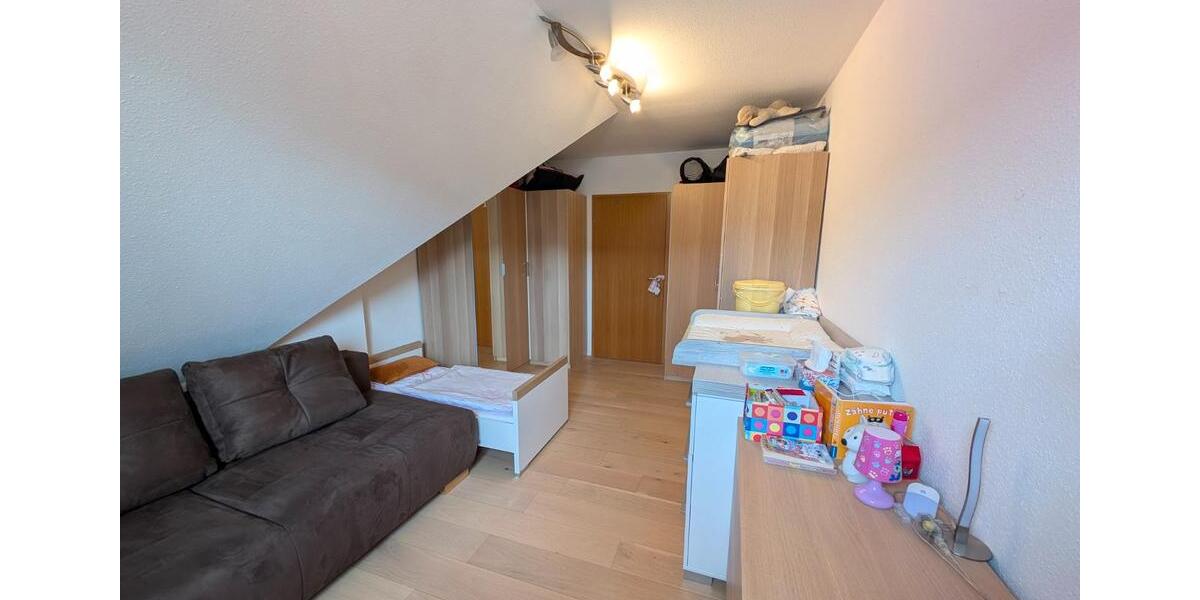 Dachgeschoßwohnung Nürnberg Hasenbuck - 3 Zimmer, 102 m&sup2;, 385.000&euro; | Angebot:26507168