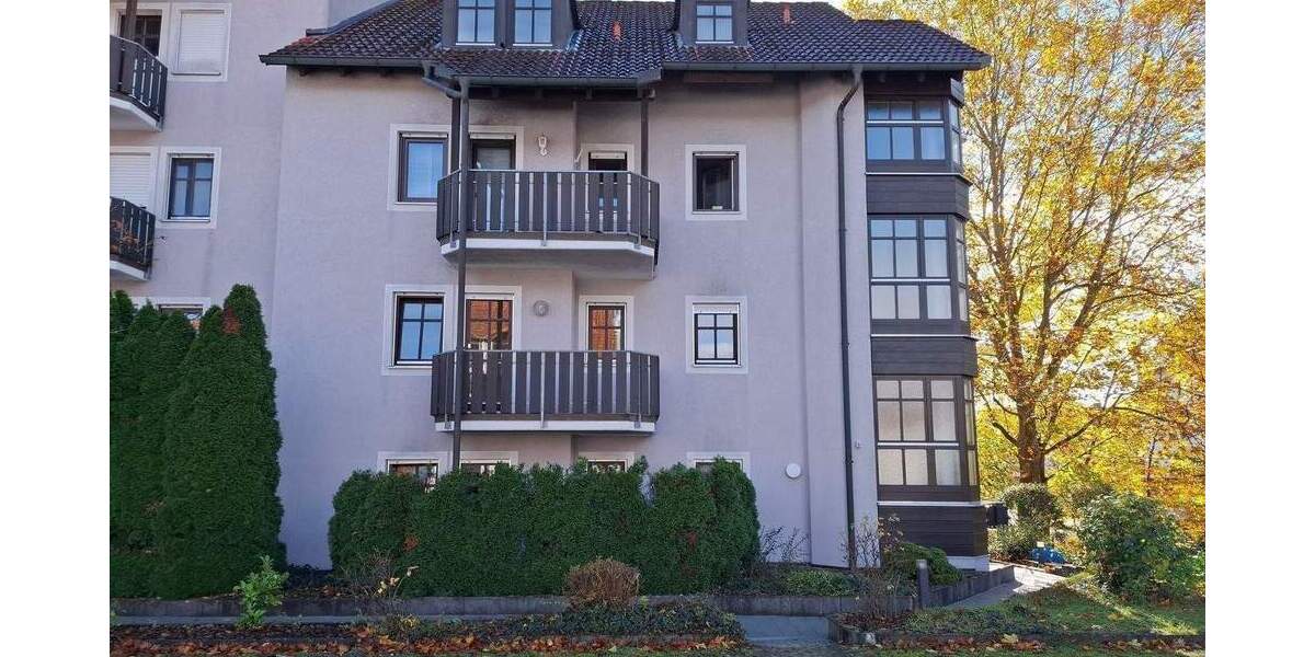 helle Wohnung mit 2 Balkonen und EBK 3 zimmer