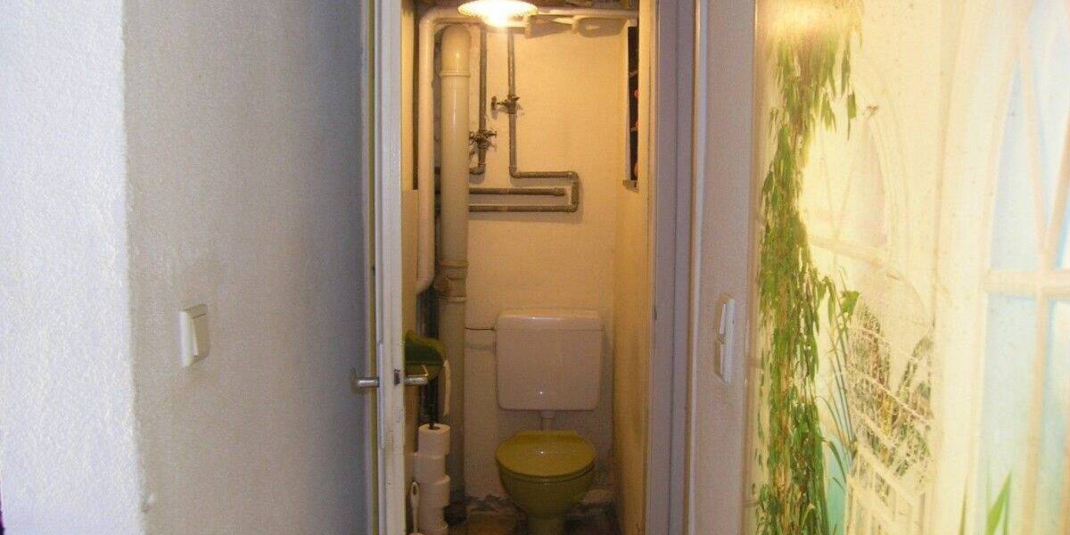 1-Familien-Haus idyllisch gelegen mit Nebengebäude, Garage und PKW-Stellplatz 6 zimmer