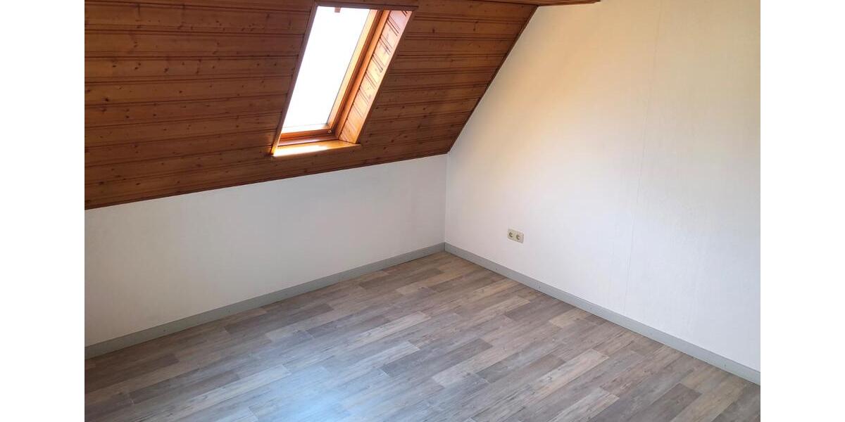Etagenwohnung Roth - 4 Zimmer, 90 m&sup2;, 520&euro; | Angebot:26427234
