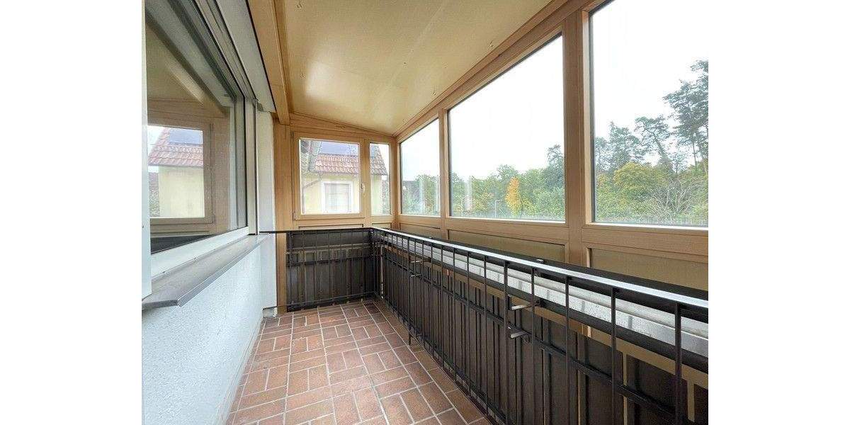 Für Eigennutzer und Anleger: Doppelhaushälfte mit 2 Whg. & Garage in der Nürnberger-Kettelersiedlung 7 zimmer