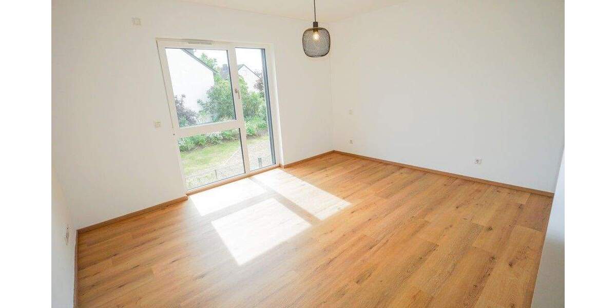 Helle 2-Zimmer- Wohnung mit großem Westbalkon, moderner Einbauküche, XXL-Dusche, Aufzug & Tiefgarage 2 zimmer