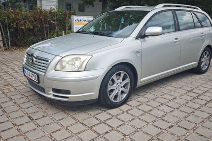 Toyota Avensis 300.500 km 1.100 &euro; Nürnberg 90443