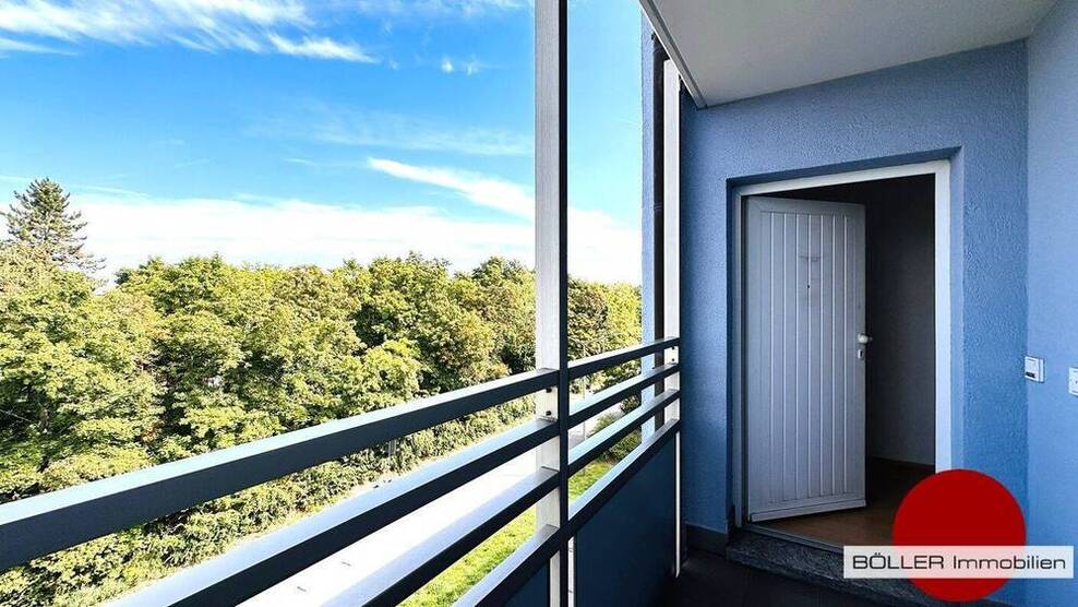 Platz für die ganze Familie! Große, gepflegte 5-6 Zi. Wohnung ganz oben mit Balkon im Nürnberger Westen!