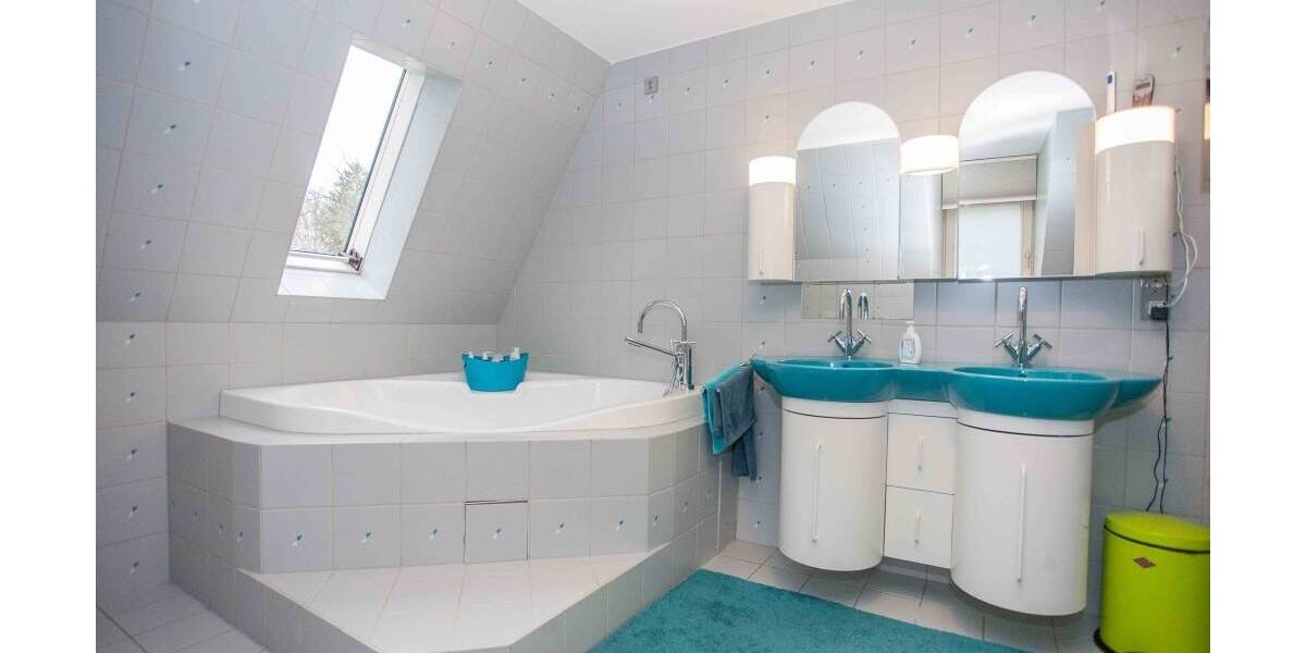 Etagenwohnung Erlangen Burgberg - 5 Zimmer, 155 m&sup2;, 1.900&euro; | Angebot:25984870