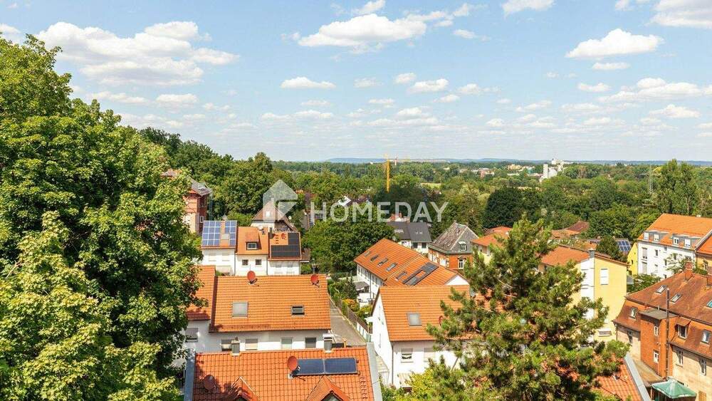 Hell, modernisiert und bezugsfrei: 4-Zimmer-Wohnung mit Weitblick & Dachterrassenzugang 5 zimmer