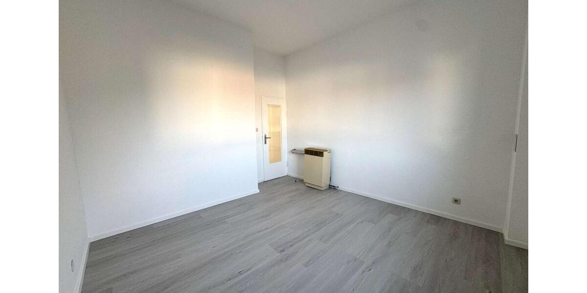 Etagenwohnung Fürth Südstadt - 3 Zimmer, 81 m&sup2;, 880&euro; | Angebot:25789136
