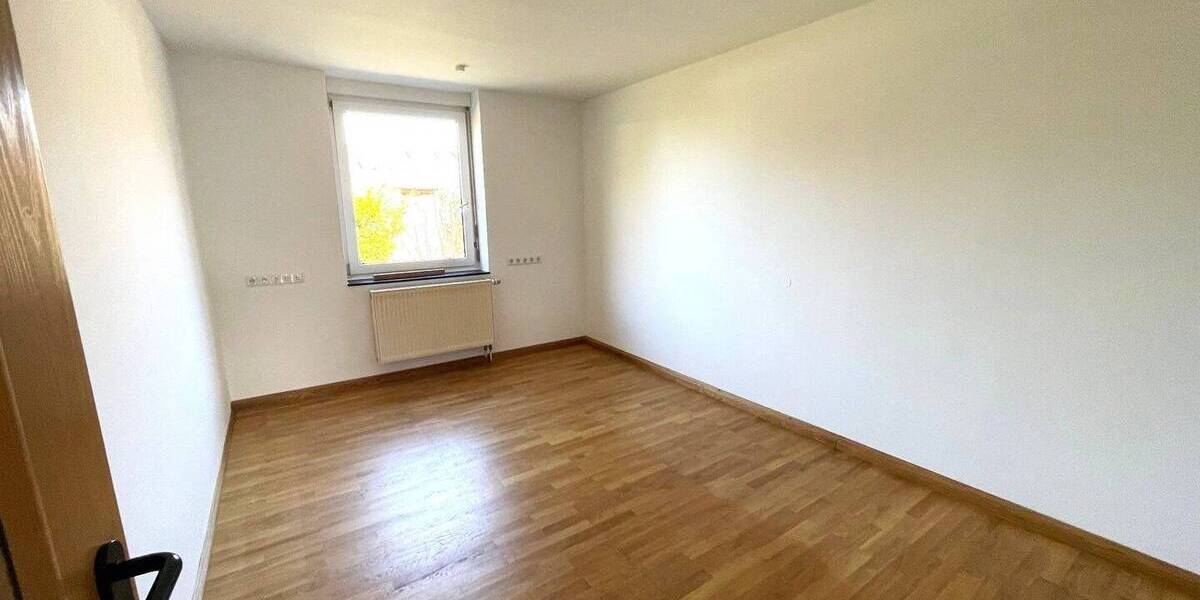 Bungalow Nürnberg Langwasser - 4 Zimmer, 109 m&sup2;, 649.000&euro; | Angebot:26512467
