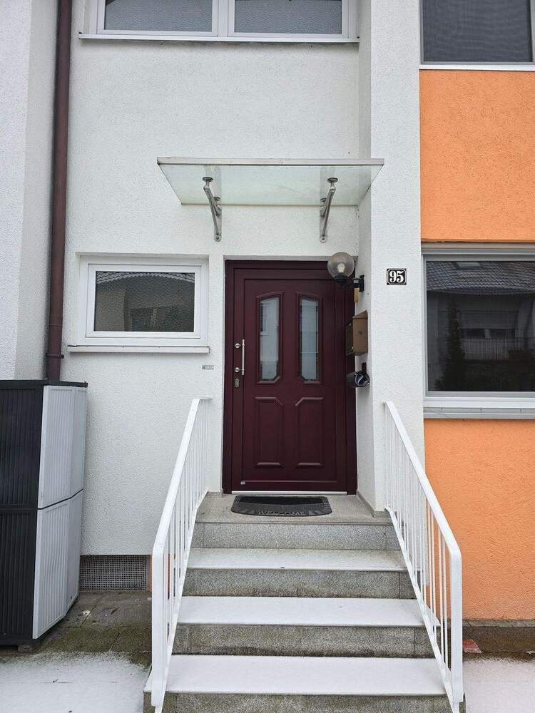 6 Zimmer für die große Familie, renoviert, sofort einziehen