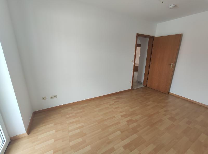 3 Zi. Wohnung (Nr. 6) im DG (2. OG) mit Balkon und Garage 3 zimmer