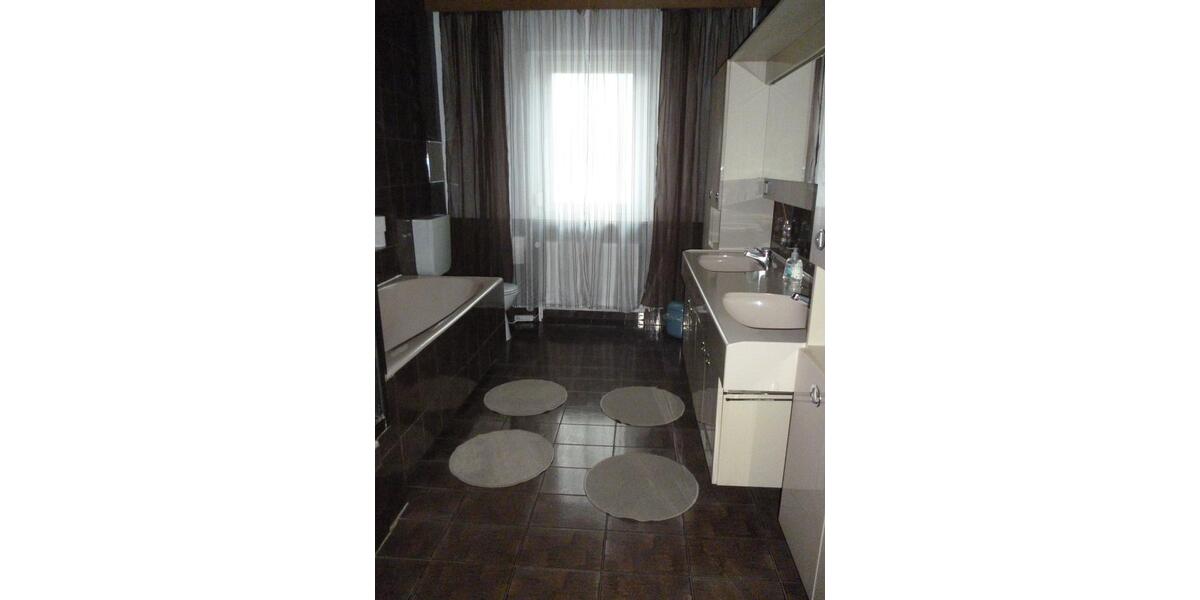 Etagenwohnung Schnaittach - 4 Zimmer, 135 m&sup2;, 221.000&euro; | Angebot:26837309