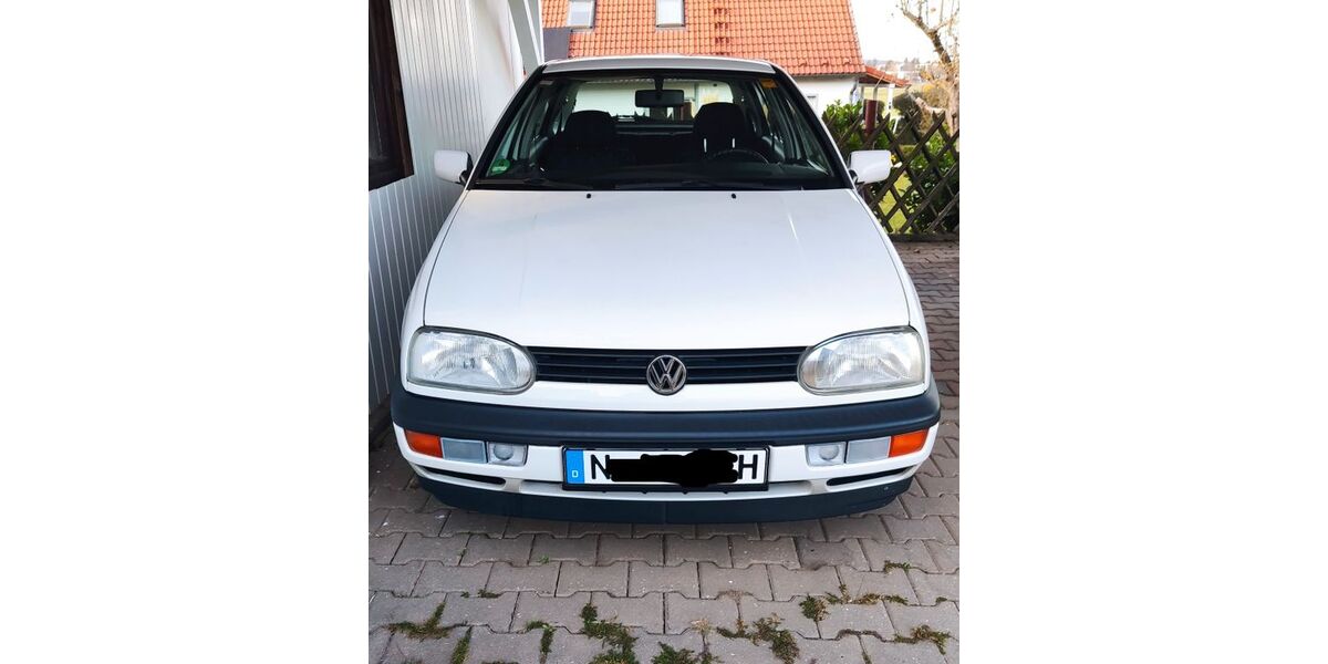 VW Golf 48.000 km 4.950 &euro; OBERASBACH 90522