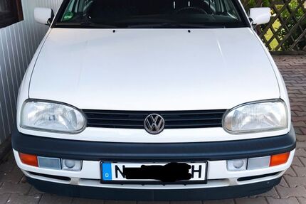VW Golf 48.000 km 5.500 &euro; OBERASBACH 90522