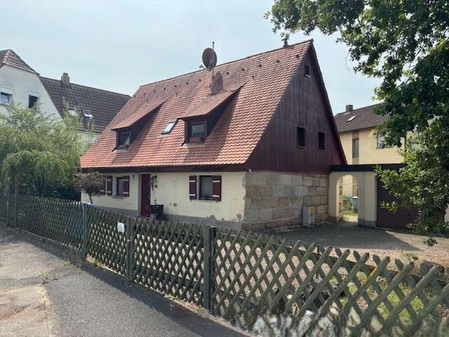 Einfamilienhaus Nürnberg Almoshof - 7 Zimmer, 145 m&sup2;, 441.000&euro; | Angebot:26919521