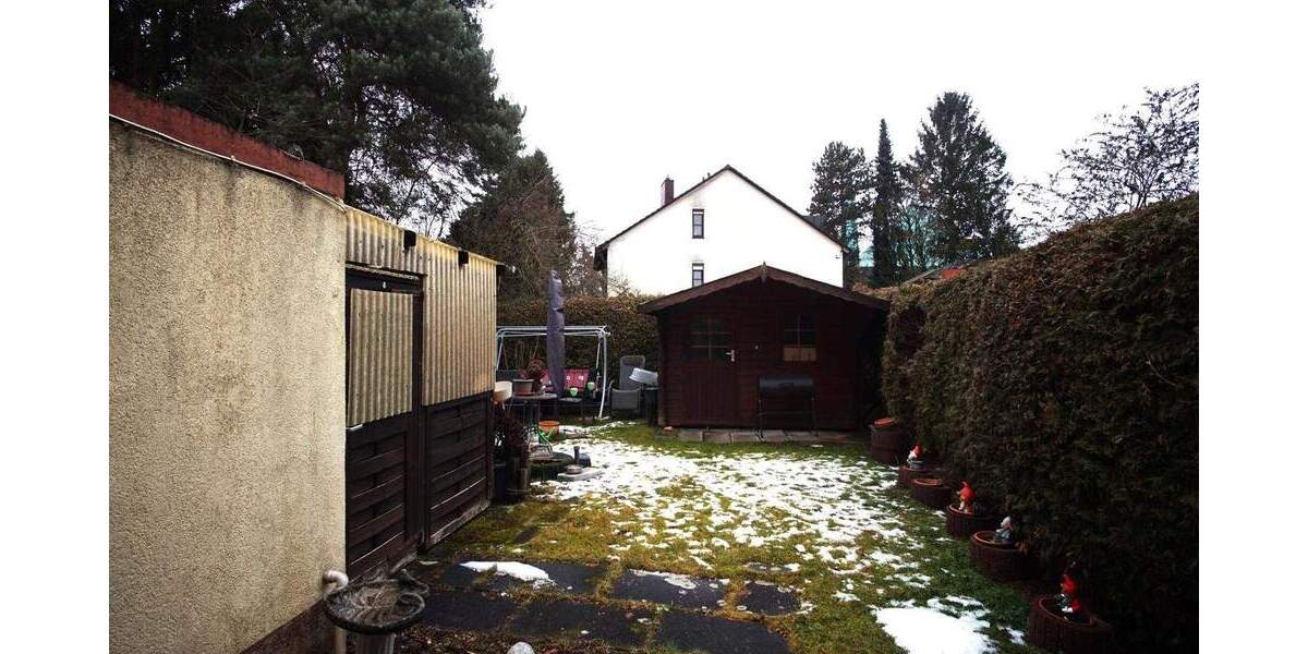 Wohnhaus mit 3 Wohnungen in Nürnberg - Laufamholz 9 zimmer