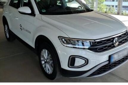 VW T-Roc 87.764 km 24.210 € Nürnberg 90411