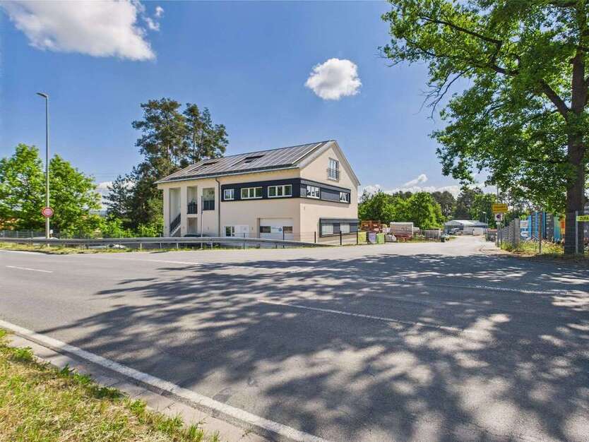 Büro in Hausen 1.490.000 € 547 m²