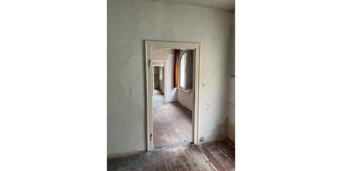 Etagenwohnung Nürnberg Sankt Leonhard - 8 Zimmer, 200 m&sup2;, 300.000&euro; | Angebot:26998845