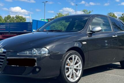 Alfa Romeo 147 176.000 km 1.250 &euro; Fürth 90763