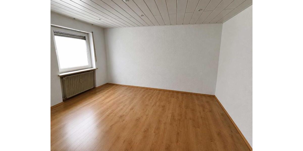 3 Zi. Wohnung im EG mit Terrasse, Gartenmitbenutzung und Garage - Etagenwohnung Hessdorf | Angebot:27314099