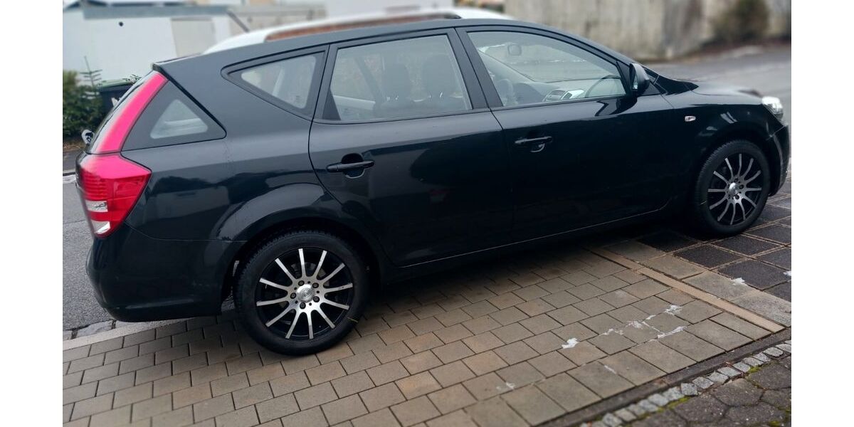 Kia ceed / Ceed 152.000 km 2.900 &euro; Nürnberg 90473