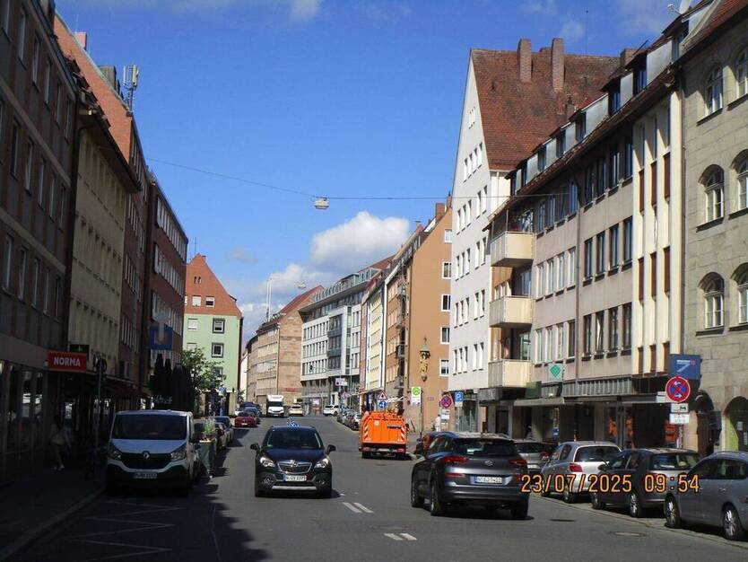 Exklusive Ladenfläche (ca. 170m²) mit großer Schaufensterfront in 1 A - Lauflage Nürnberg St.Sebald z. vermieten. Keine Ablöse!