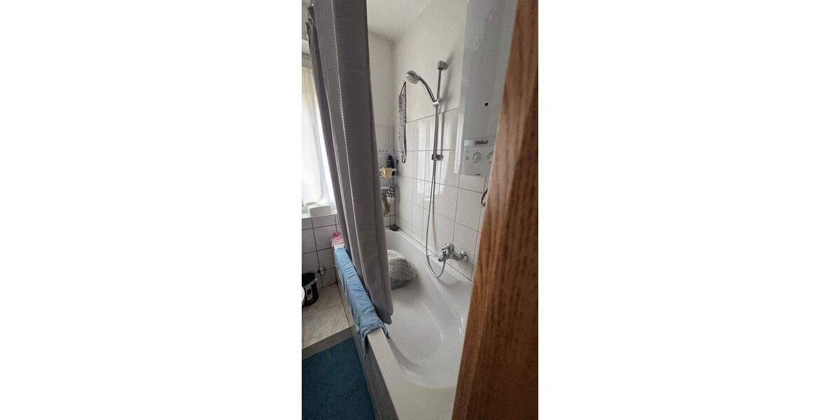 Röthenbach b. Stein ! 3,5-Zi.-Altbau-Whg. 75 m², Erdgeschoss mit Garage 3 zimmer