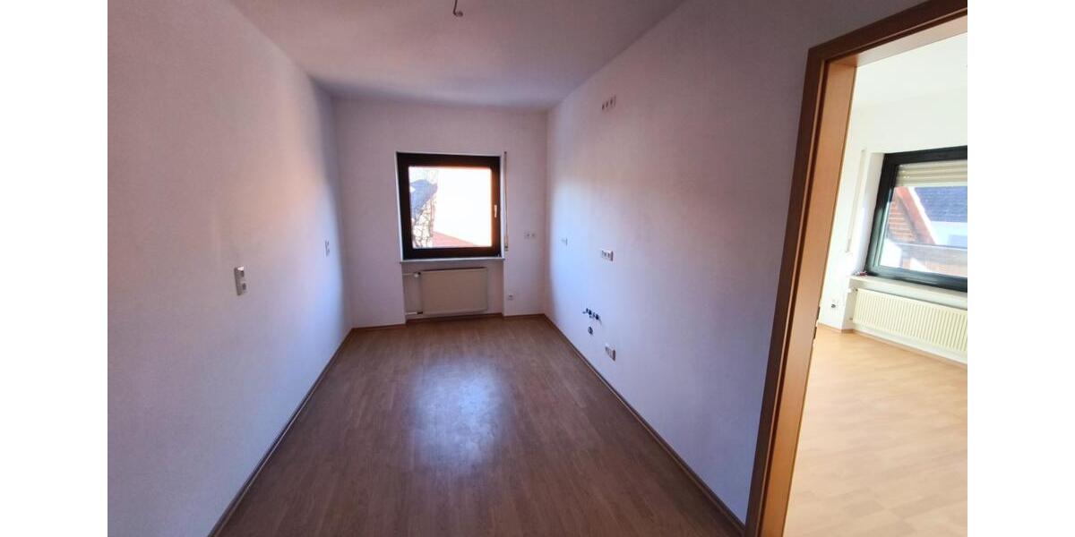 Etagenwohnung Neunkirchen am Brand - 3 Zimmer, 125 m&sup2;, 950&euro; | Angebot:24849348