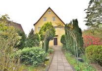 Denkmal ehem. Forsthaus, Nebenhaus und 4 Garagen
