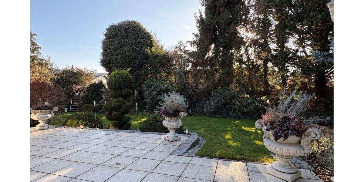 Ruhiges Wohnen in gewachsener Wohngegend...Freistehender Bungalow in ER-Tennenlohe 5 zimmer