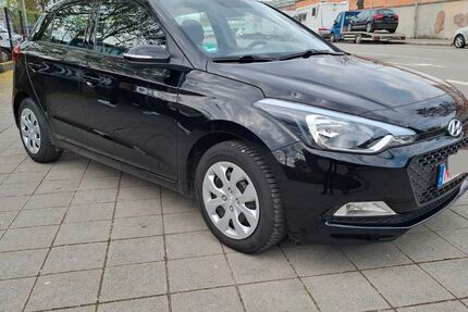 Hyundai i20 43.950 km 8.950 &euro; Nürnberg 90441