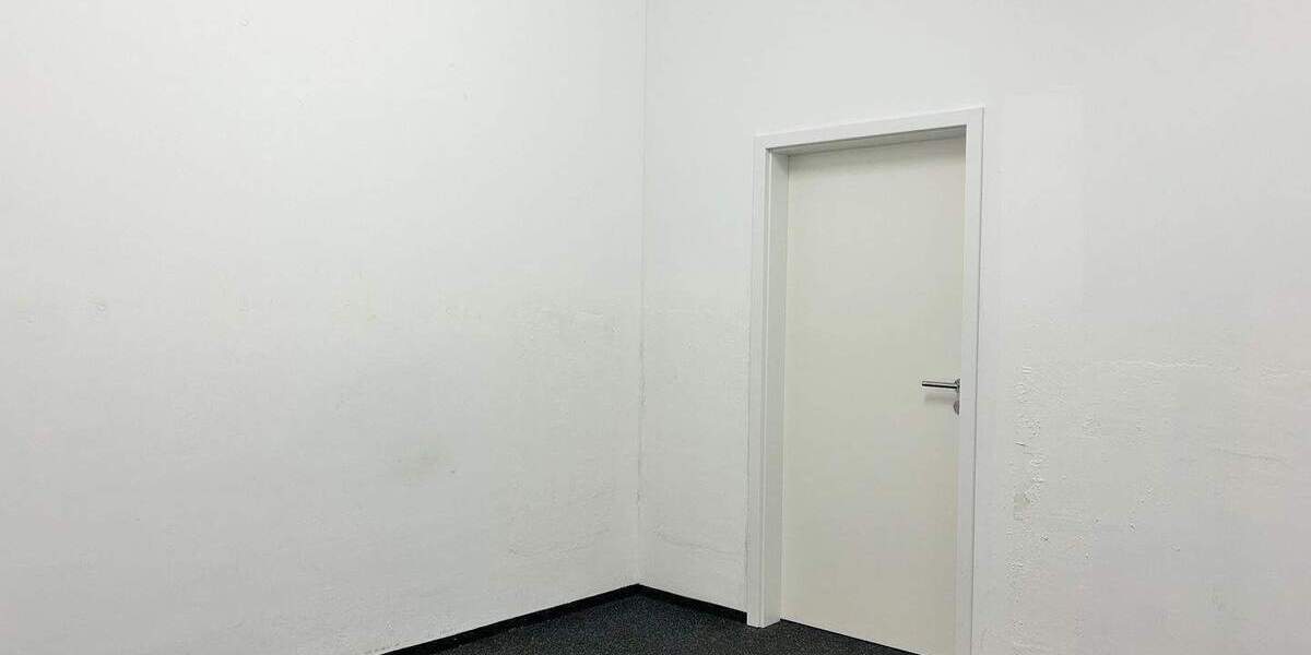 ***REPRÄSENTATIVE LADENEINHEIT *** IN BESTER LAGE AM MARKTPLATZ IN LAUF 3 zimmer