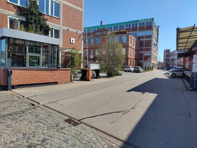 Räumige Schreibtischplätze im lebendigen Gewerbegebiet - All-in-Miete