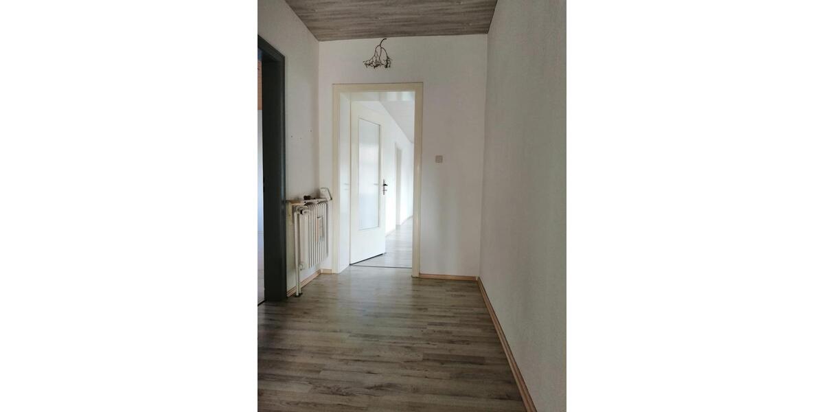 Erdgeschoßwohnung Langenzenn - 4 Zimmer, 106 m&sup2;, 900&euro; | Angebot:25332301