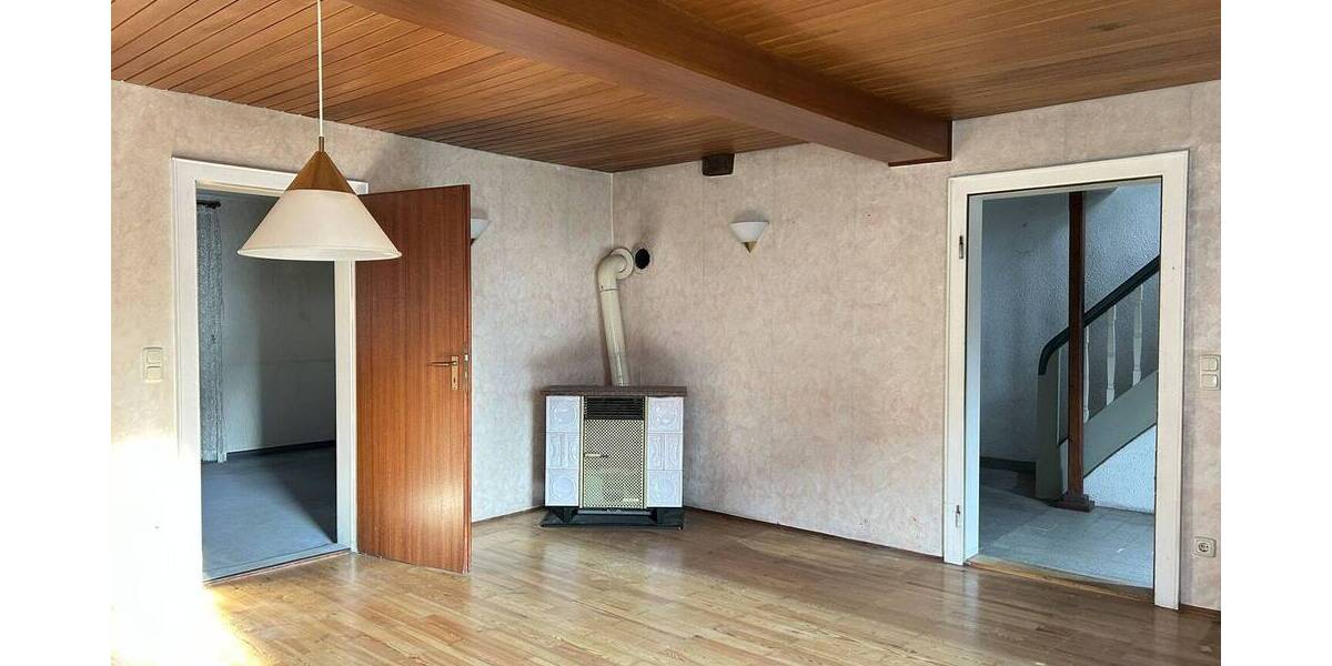 Mehrfamilienhaus, Wohnhaus Erlangen / Frauenaurach Frauenaurach - 8 Zimmer, 236 m&sup2;, 287.000&euro; | Angebot:25701559