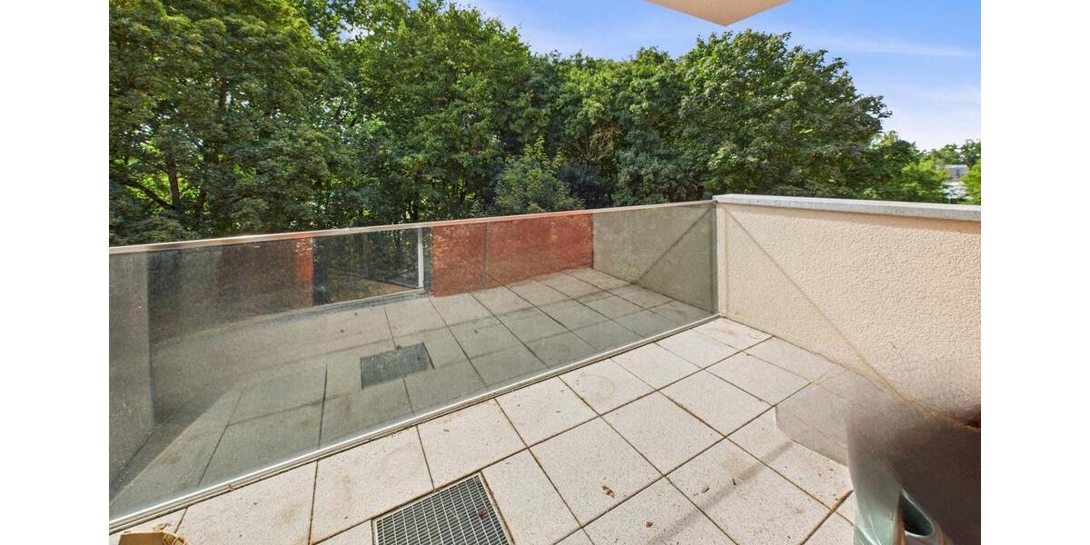 Große komfort Wohnung mit EBK und eigener ca. 25m² großer Dachterrasse 5 zimmer