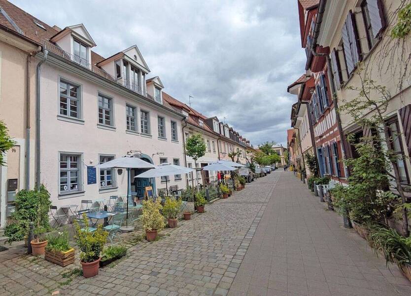 City meets Century - Großzügige MaisonetteWohnung im Herzen der Altstadt