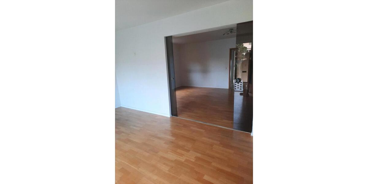 Reihenhaus Nürnberg Eibach - 6 Zimmer, 120 m&sup2;, 1.750&euro; | Angebot:27613214