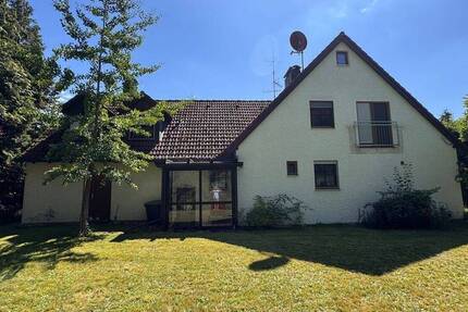 Idyllisches Einfamilienhaus samt Traumgrundstück am Reichswald in Nürnberg-Fischbach