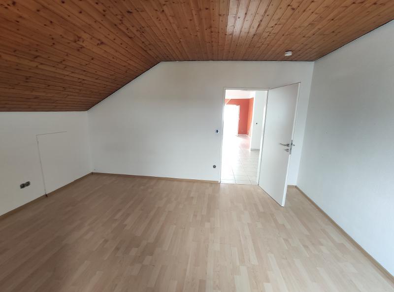 3- Zi. DG Wohnung mit 2 Balkonen und Garage - Etagenwohnung Hemhofen | Angebot:22401892