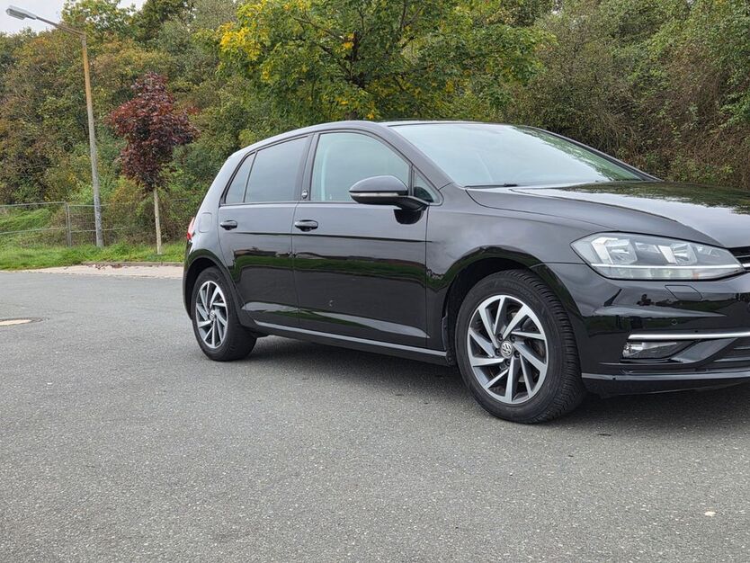 VW Golf 95.800 km 15.500 € Stein 90547