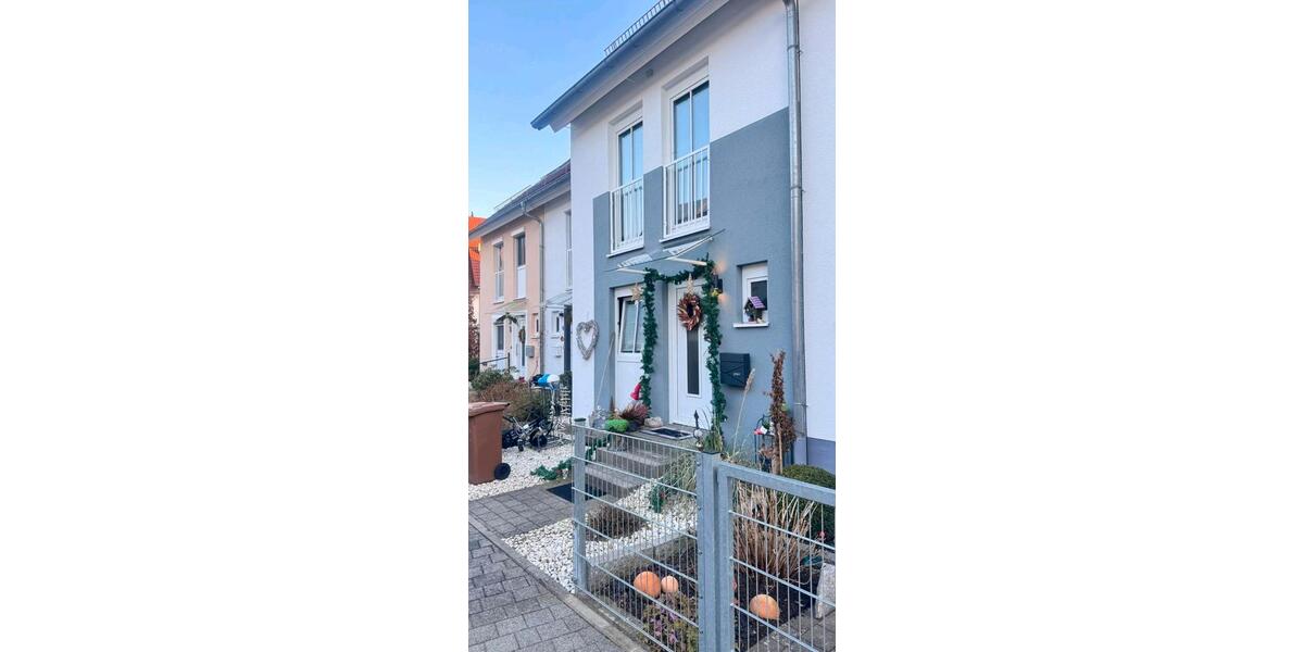 Reihenhaus Roßtal - 5 Zimmer, 122 m&sup2;, 485.000&euro; | Angebot:26210734