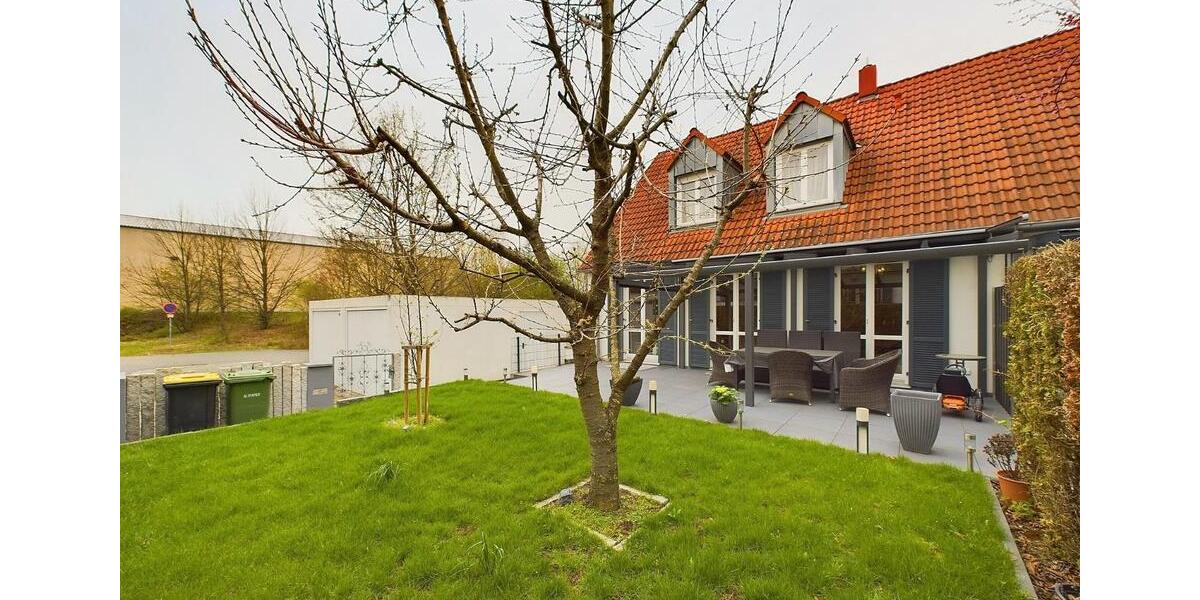 DHH mit Garten in der „Blauen Lagune“ – im Herzen von Oberasbach 5 zimmer