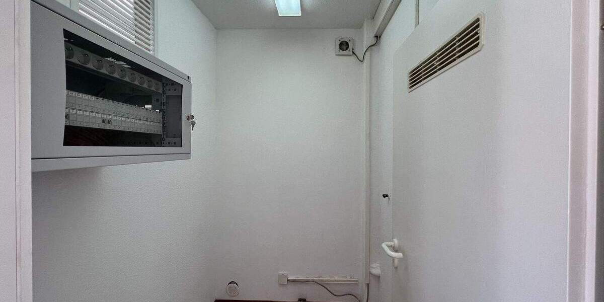 Gewerbeobjekt Erlangen Büchenbach - 9 Zimmer, 449.000&euro; | Angebot:25671201