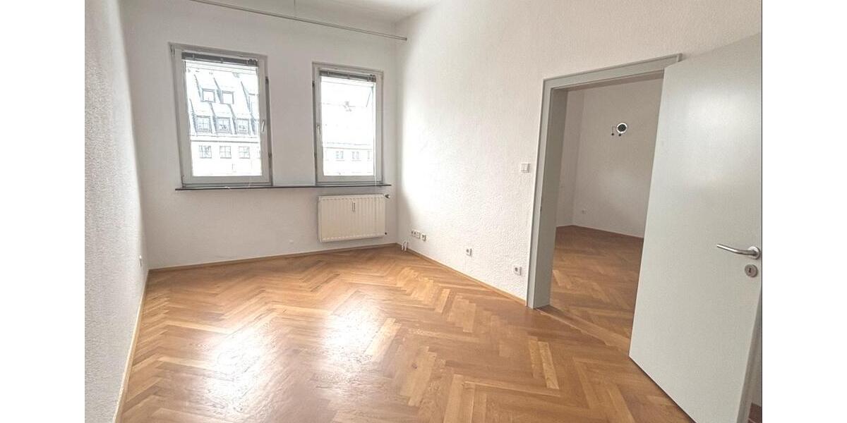 Dachgeschoßwohnung Altdorf bei Nürnberg - 4 Zimmer, 125 m&sup2;, 1.175&euro; | Angebot:25217778