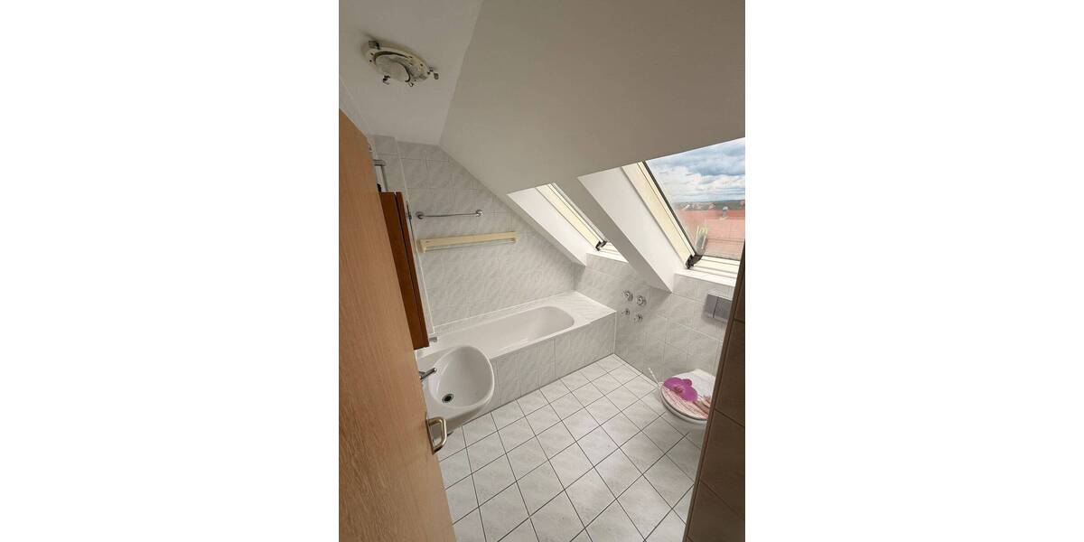 Etagenwohnung Fürth Poppenreuth - 3 Zimmer, 94 m&sup2;, 1.100&euro; | Angebot:26851114