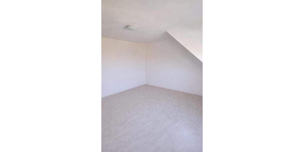 Dachgeschoßwohnung Fürth Atzenhof - 2.5 Zimmer, 69 m&sup2;, 890&euro; | Angebot:25944302