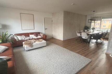 5 Zi ETW, 110m2, Stellplatz, EBK, hell, 2. St., Fürth zimmer