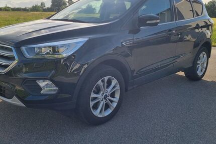 Ford Kuga 57.000 km 14.750 € Berg 92348
