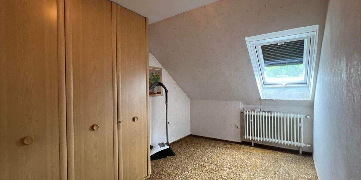 DHH in Erlangen-Frauenaurach...Hier das Besondere! - Zwei Wohneinheiten in einem Haus 5 zimmer
